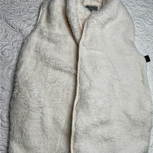 Absolutely Famous Women's Faux Fur  White Sweater Cardigan - Size Small  EUC